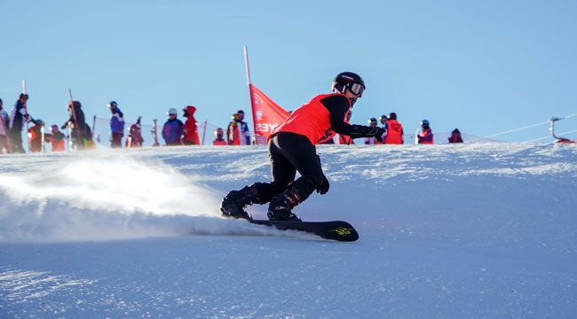 SNOWBOARD MÜSABAKALARINA 93 SPORCU KATILDI