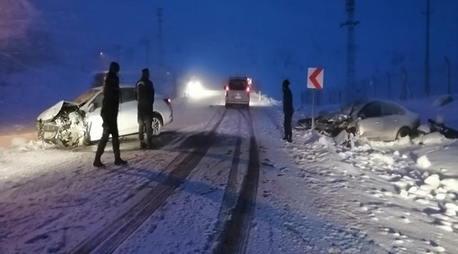 TRAFİK KAZASI: 2'Sİ AĞIR 5 YARALI