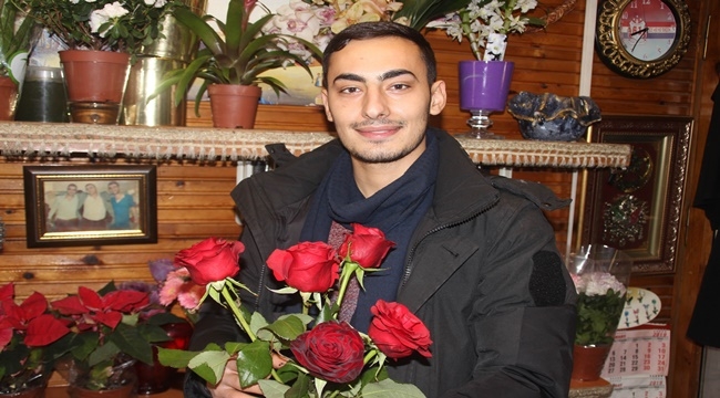 1 ADET GÜL, 20 TL'DEN SATIŞA ÇIKIYOR