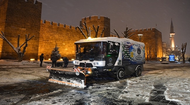 218 MAHALLE YOLU BÜYÜKŞEHİR EKİPLERİ TARAFINDAN ULAŞIMA AÇILDI