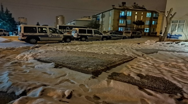 45 YAŞINDAKİ ERKEK ŞAHIS KENDİNİ ASTI