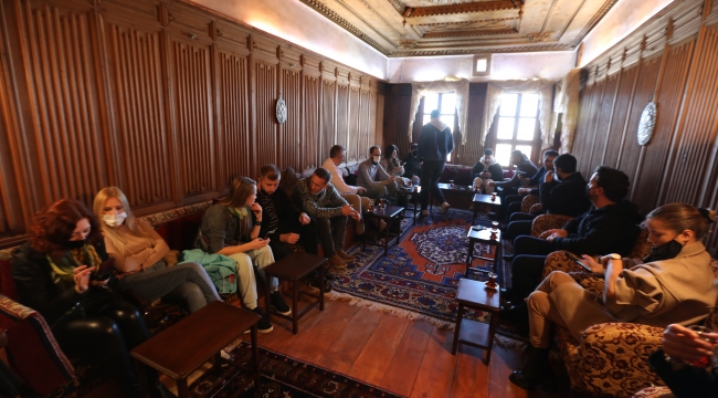 BURADA OLMAKTAN MUTLUYUZ