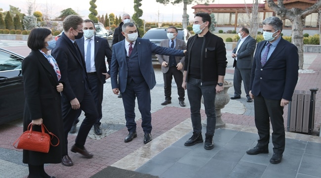 BÜYÜKSİMİTCİ, BÜYÜKELÇİ'YE SANAYİMİZİ ANLATTI