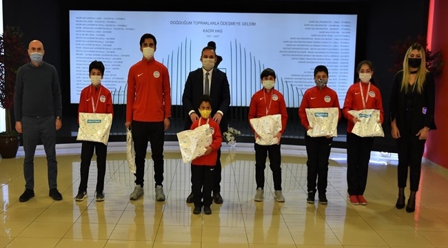 DERECEYE GİRENLER SPOR A.Ş'Yİ ZİYARET ETTİLER