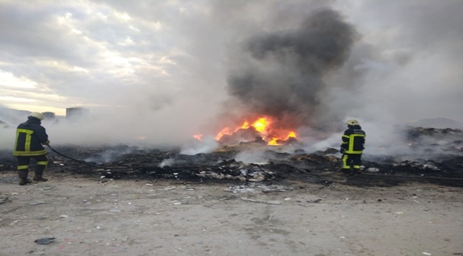 FABRİKA ÇÖPLÜĞÜNDE ÇIKAN YANGIN İTFAİYE'Yİ HAREKETE GEÇİRDİ