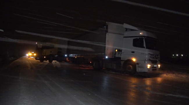 KIRIKKALE-KAYSERİ YOLUNDA ZİRCİRLEME KAZA