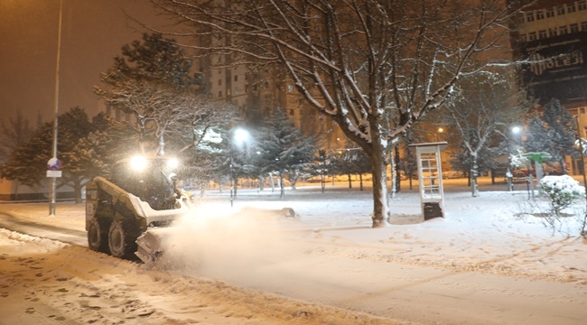KOCASİNAN BELEDİYESİ KAR MESAİSİNİ SÜRDÜRÜYOR