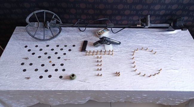 KOM'DAN BASKIN: 3 GÖZALTI