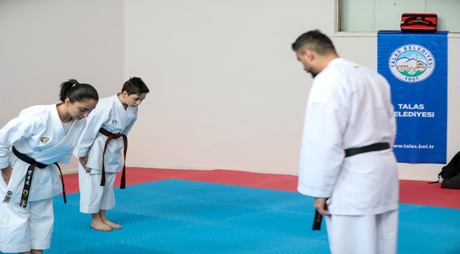 MİLLİ SPORCUDAN TALAS'TA KARATE KURSU