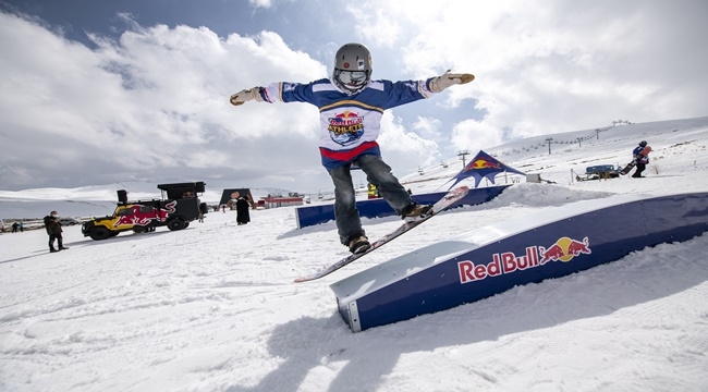 SNOWBOARD TUTKUNLARI KAYSERİ'DE