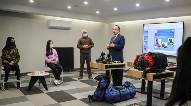 TALAS'TA GENÇLERE TEORİK BİLGİLER ANLATILDI