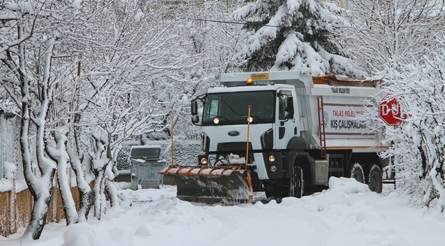 TALAS'TA KARLA MÜCADELE DEVAM EDİYOR