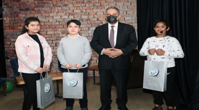 YALÇIN ÖĞRENCİLERLE SOHBET ETTİ