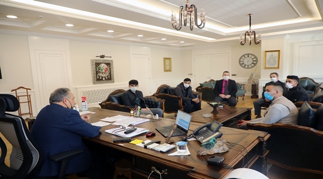 YALÇIN OTO USTASI GENÇLERLE BULUŞTU