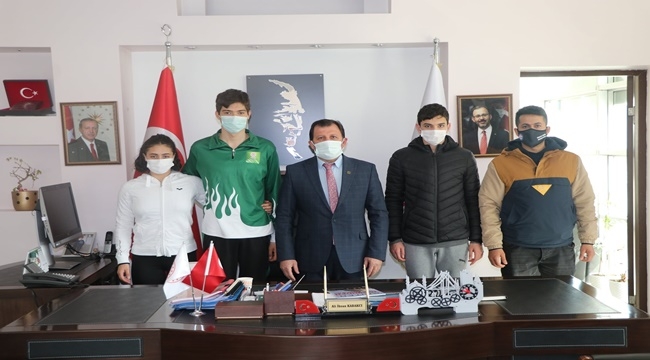 YÜZME SPORCULARINDAN KABAKCI'YA ZİYARET