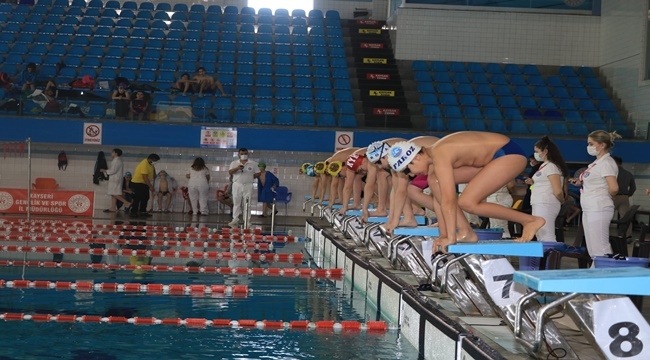 YÜZME YARIŞLARI BAŞLADI