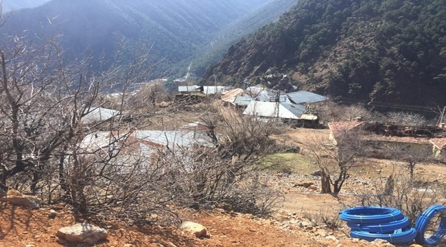 ZORLU ŞARTLARDA AŞILAMA YAPIYORLAR