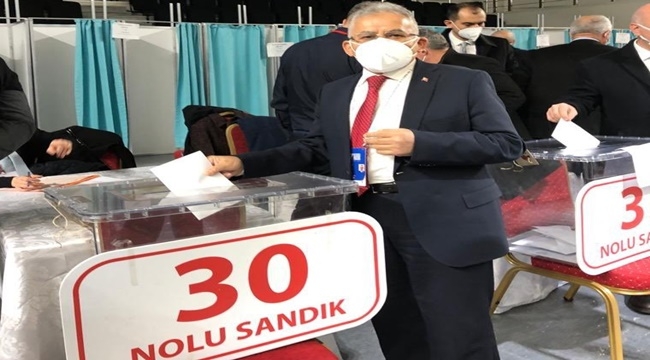 BÜYÜKKILIÇ, AK PARTİ'NİN 7. OLAĞAN KONGRESİNE KATILDI