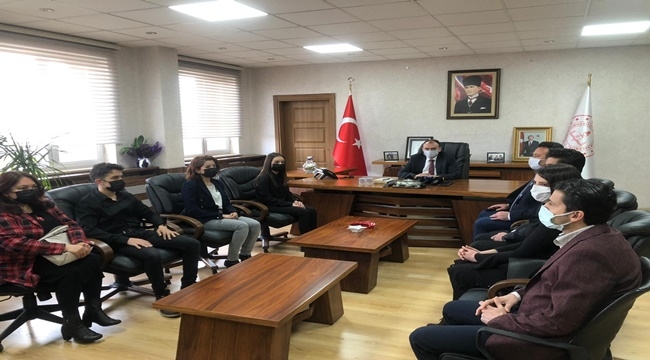 ÇANDIROĞLU: KISA FİLM YARIŞMASININ BİRİNCİLERİNE ÖDÜLLERİNİ VERDİ