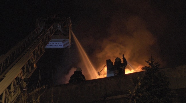 ÇATI ALEV ALEV YANDI