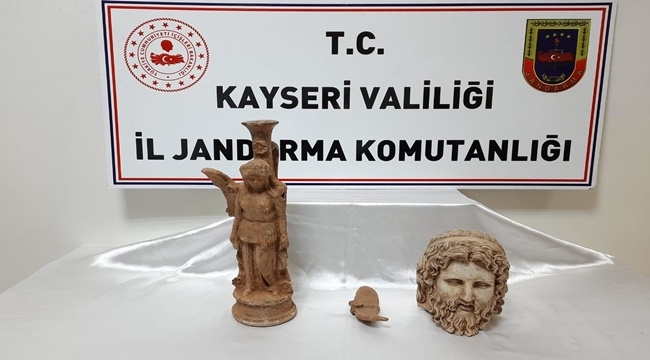 HEYKELLERİ SATARKEN YAKALANDI