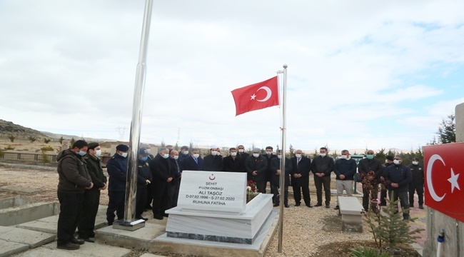 İDLİP ŞEHİDİ KABRİ BAŞINDA ANILDI