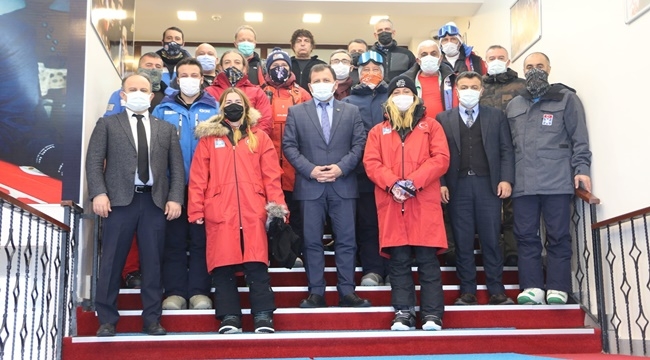 KABAKCI, SNOWBOARD ANTRENÖR KURSUNU ZİYARET ETTİ