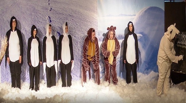 TİYATROYLA KÜRESEL ISINMAYA DEĞİNİLDİ