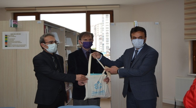 BİR YILDA 109 KİTAP OKUDU