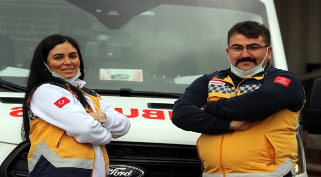 EL ELE VEREREK HAYAT KURTARMANIN SEVİNCİNİ YAŞIYOR