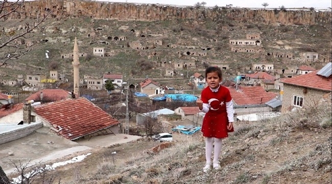GÜZEL OKUMA YARIŞMASINDA BİRİNCİ OLDU