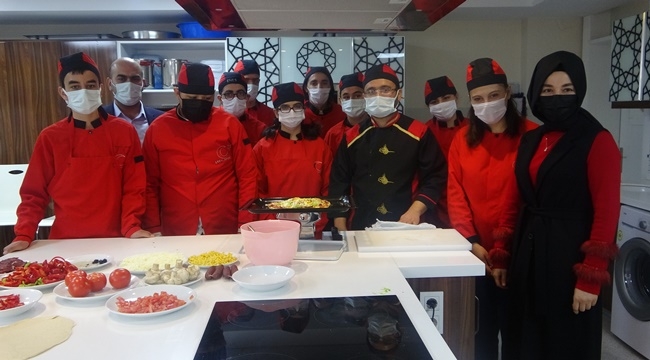 ÖZEL EĞİTİM GÖREN ÖĞRENCİLER İŞVERENLERİ ŞAŞIRTIYOR