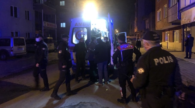 SOPALI BIÇAKLI KAVGA: 2 YARALI