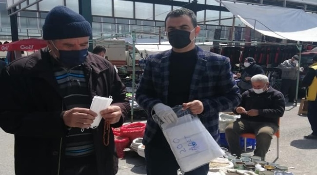 TOMARZA SEMT PAZARINDA MASKE DAĞITILDI