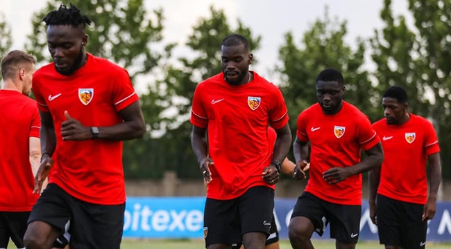 KAYSERİSPOR'DA 6 FUTBOLCUNUN SÖZLEŞMESİ İPTAL EDİLDİ
