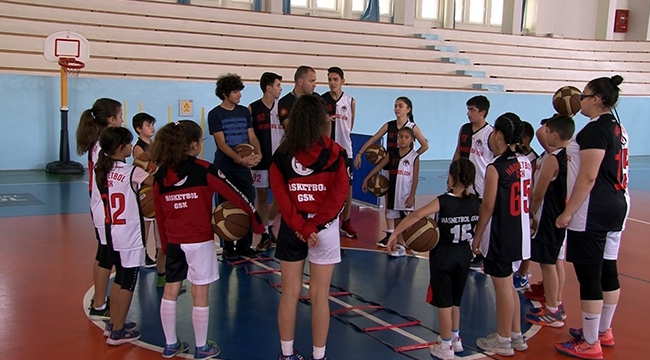 SPOR KULÜBÜ'NÜN ANTRENMANLARI DOLU DOLU GEÇİYOR