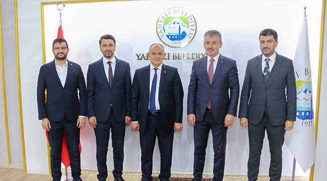 ÇOPUROĞLU'NDAN YAHYALI BELEDİYESİ'NE ZİYARET