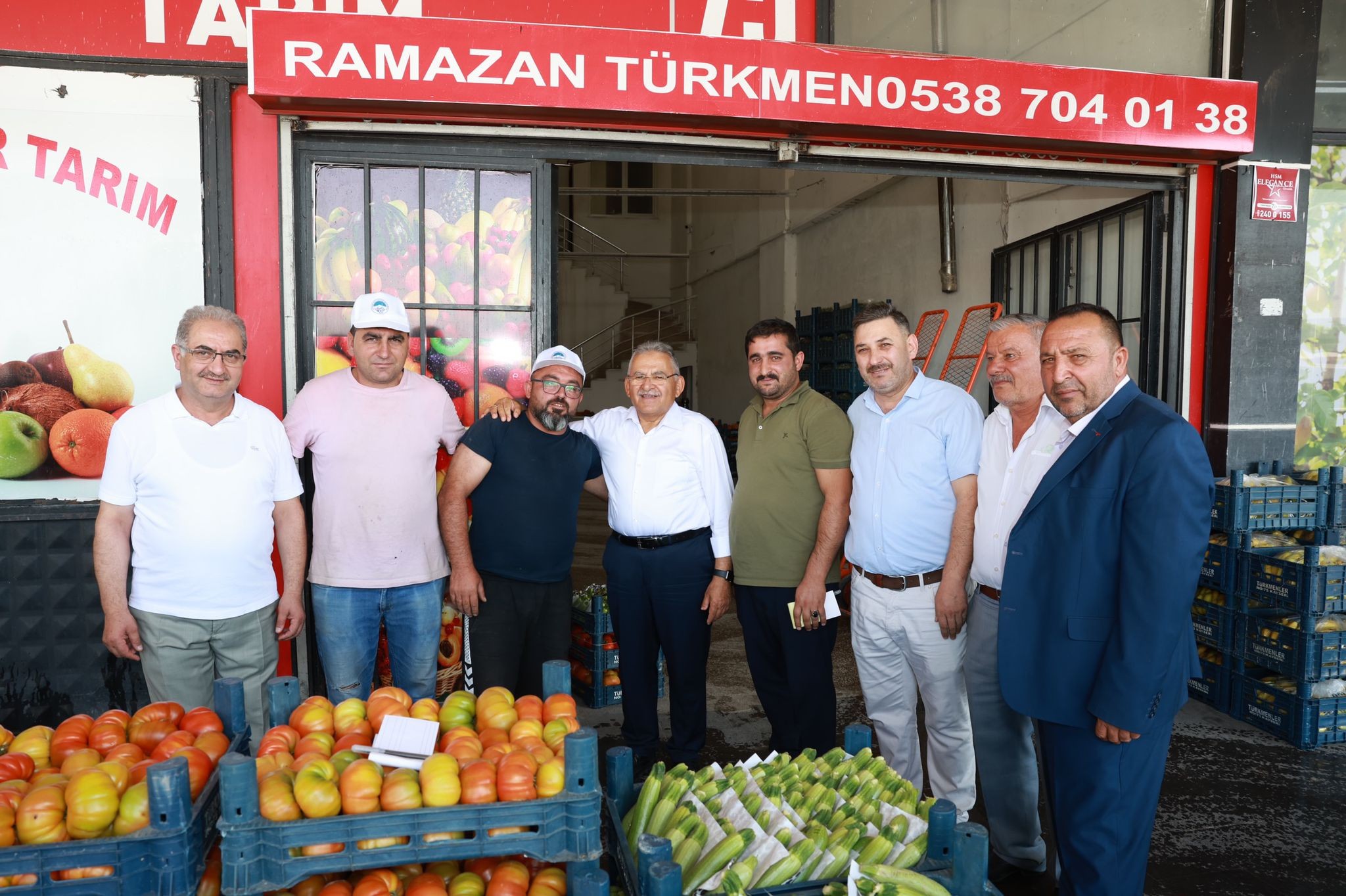BÜYÜKKILIÇ HAL ESNAFINI ZİYARET ETTİ