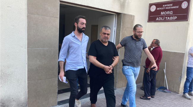 OĞLU İLE BİRLİKTE ADLİYEYE SEVK EDİLDİ