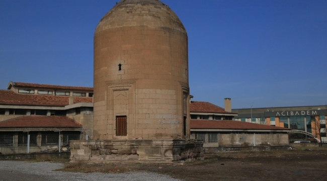 SIRÇALI KÜMBET RESTORE EDECEK