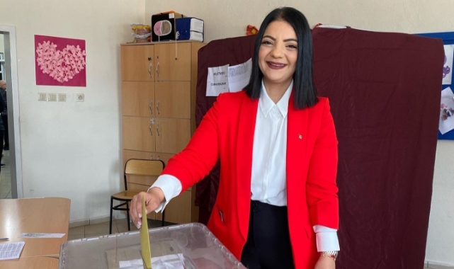 M. GÜL AKARSU OYUNU KULLANDI