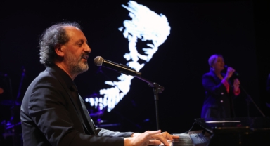 ARZEN'İN PERFORMANSI SEYİRCİLERİ COŞTURDU