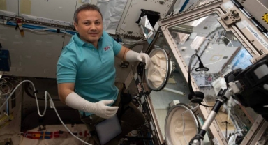 TARİHİ UZAY YOLCULUĞU TAMAMLANDI