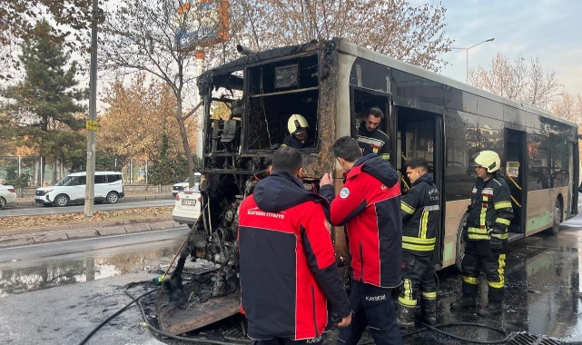 HALK OTOBÜSÜ ALEV ALEV YANDI