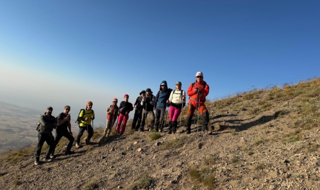 DAĞCILARDAN SÜPHAN DAĞI'NA YOĞUN İLGİ