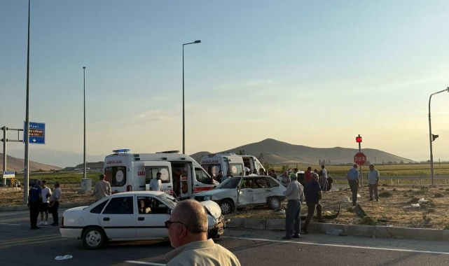 KAYSERİ'DE TRAFİK KAZASI: 2 ÖLÜ