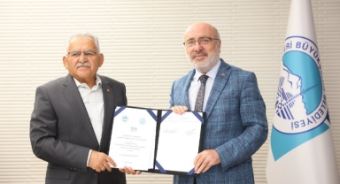 KAYSERİ ÜNİVERSİTESİ ÖĞRENCİLERİNE SANAT VE EĞİTİM DESTEĞİ