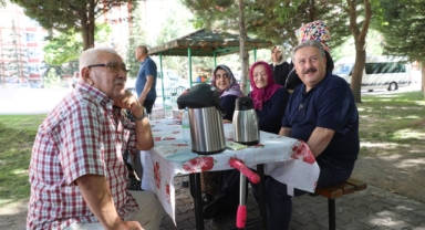 MELİKGAZİ'NİN PARKLARI YENİLENİYOR