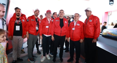 ALTUN, TEKNOFEST'TE TEKNOLOJİ TUTKUNLARI İLE BULUŞTU