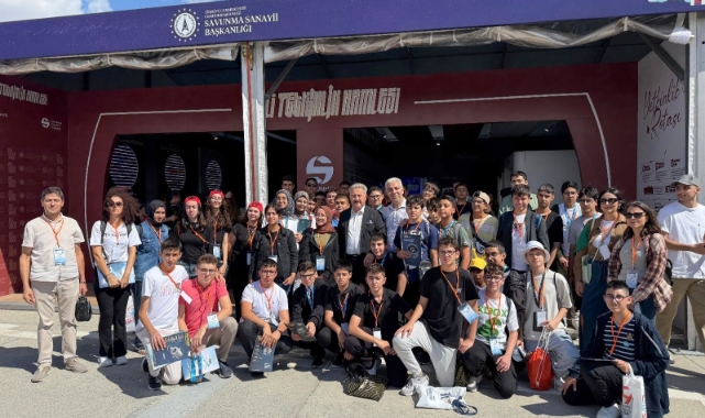 BAŞKAN PALANCIOĞLU HAVACILIK LİSESİ ÖĞRENCİLERİ İLE TEKNOFEST'İ ZİYARET ETTİ